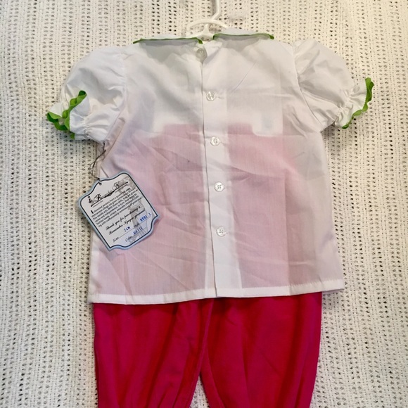 Remember Nguyen 2 piece with Ric Rac lining - Picture 2 of 4